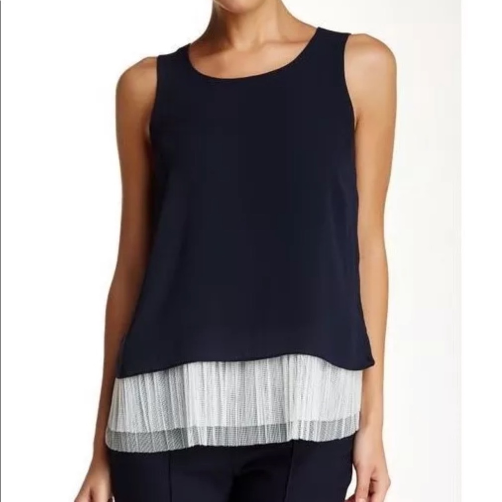 NWT Elizabeth and James Top